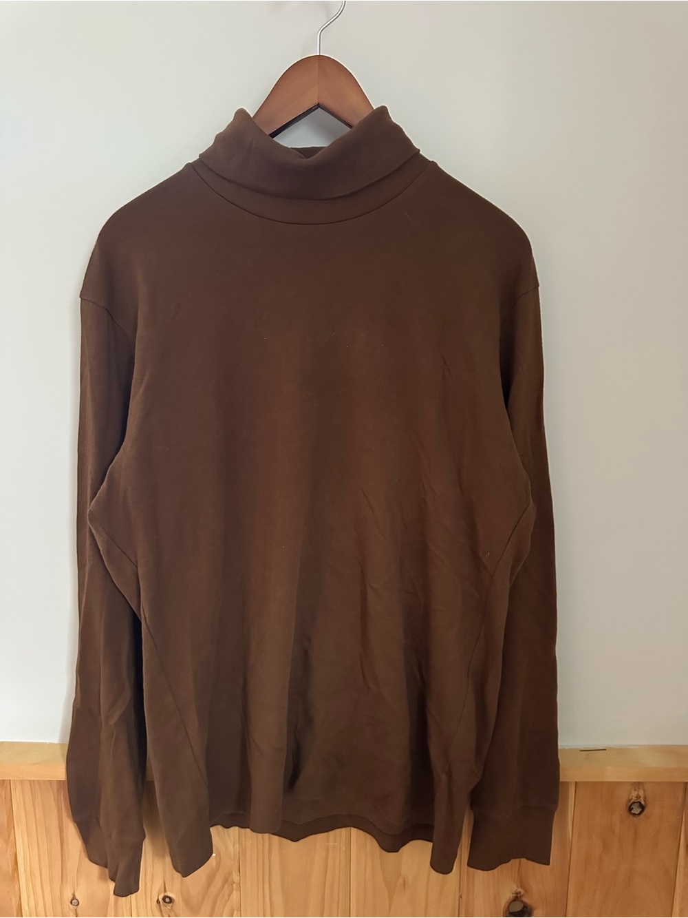 Uniqlo Men's Dark Brown Turtleneck Sweater